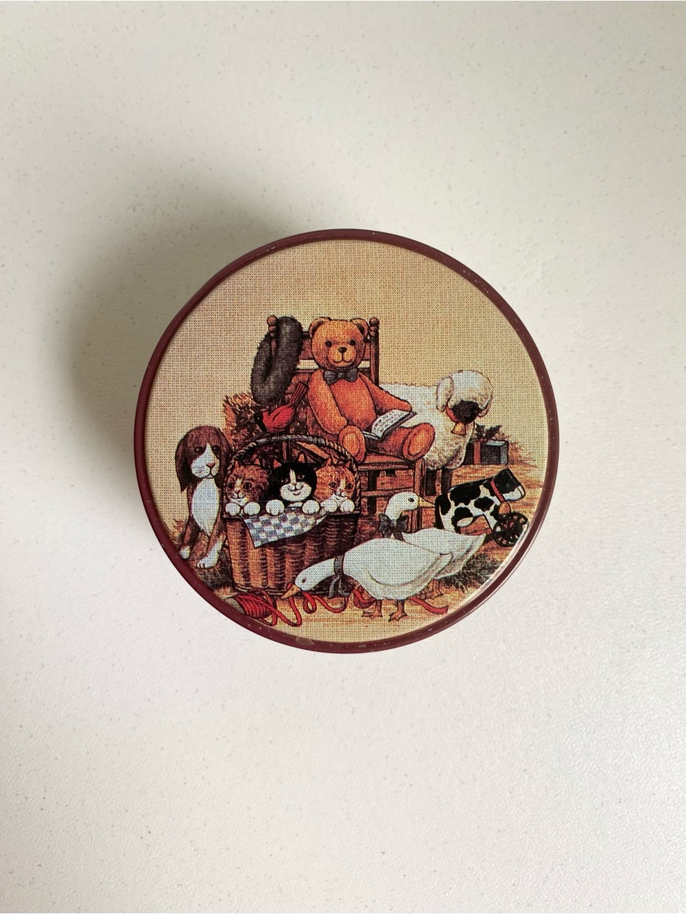 Vintage Round Teddy Bear & Animals Candy Cookie Tin